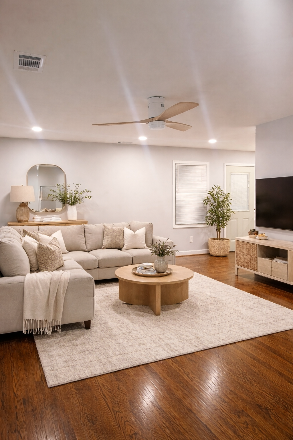 Master Bedroom – Private Bathroom