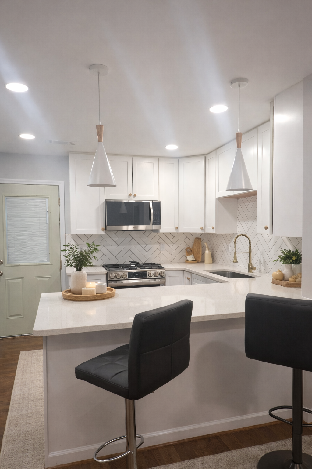 Private Bedroom – Shared Bathroom